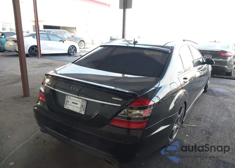 2007 Mercedes-Benz S-Class 5.5L V8 z USA, uszkodzony, nr VIN WDDNG71X67A117582